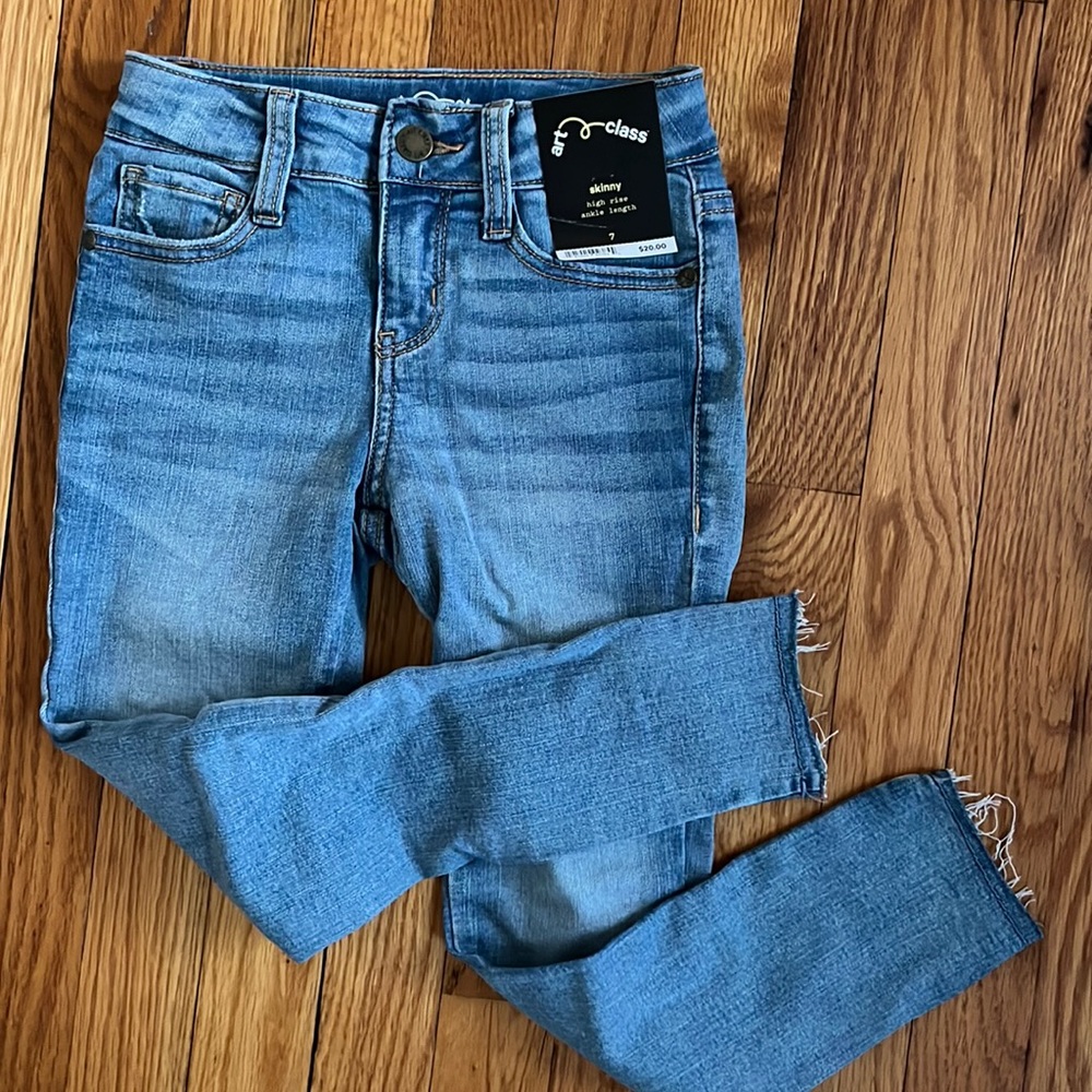 Art Class Skinny Jeans with Raw Hem size 7